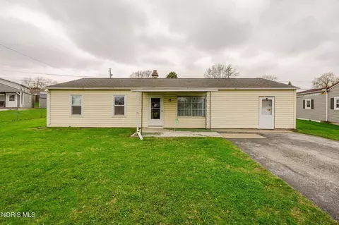 24 Gail Ln, Tiffin, OH 44883