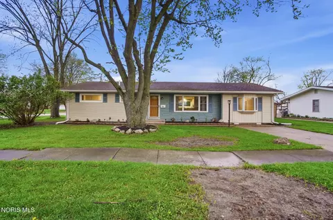 110 Mount Vernon Pl, Walbridge, OH 43465