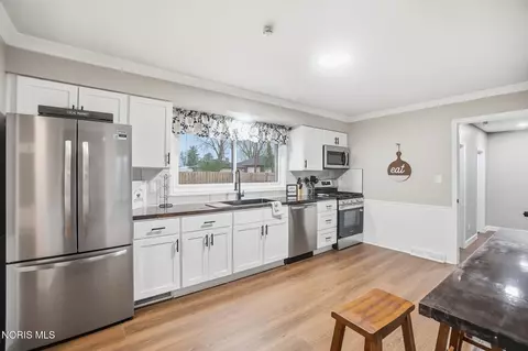 Kitchen - 110 Mount Vernon Pl, Walbridge, OH 43465 photo 1 of 7