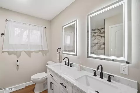 Bath - 110 Mount Vernon Pl, Walbridge, OH 43465 photo 7 of 9