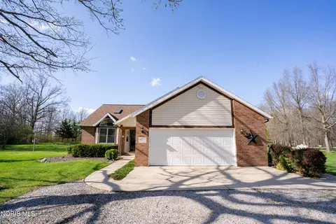 19879 Switzer Rd, Defiance, OH 43512