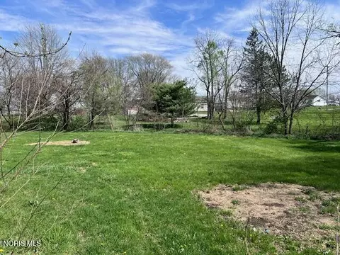 Exterior - 125 N Park Dr, Mccomb, OH 45858 photo 4 of 5