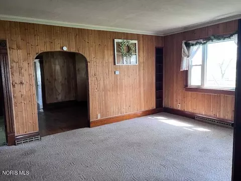 Living - 125 N Park Dr, Mccomb, OH 45858 photo 4 of 9