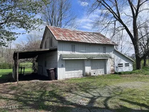 Exterior - 125 N Park Dr, Mccomb, OH 45858 photo 3 of 5