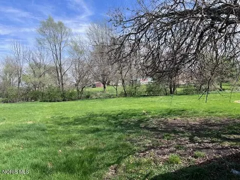 Exterior - 125 N Park Dr, Mccomb, OH 45858 photo 5 of 5