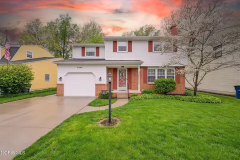 5223 Oakridge Dr, Toledo, OH 43623