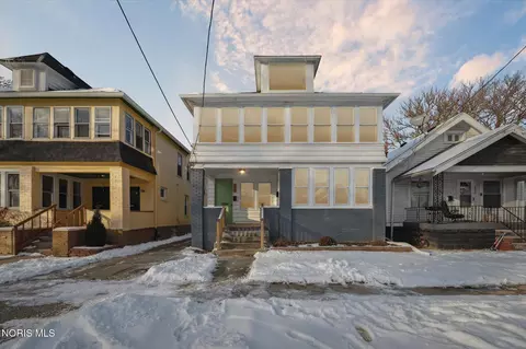 1954 Barrows St, Toledo, OH 43613