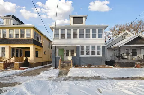 Exterior - 1954 Barrows St, Toledo, OH 43613 photo 3 of 11