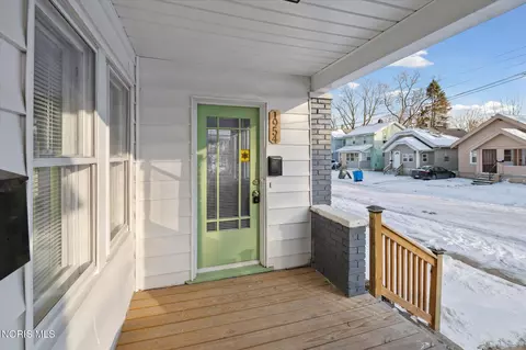 Exterior - 1954 Barrows St, Toledo, OH 43613 photo 5 of 11