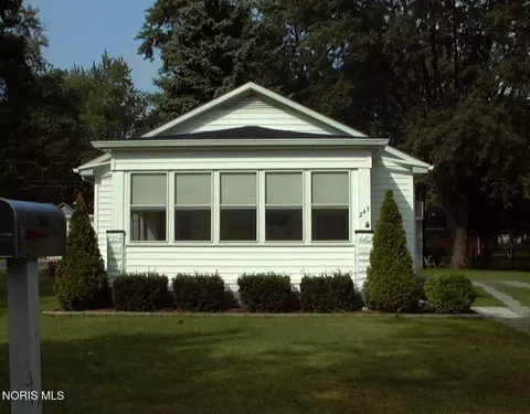 247 Deigle Dr, Toledo, OH 43615