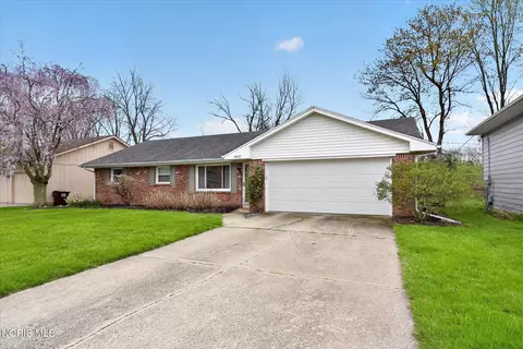 6637 Janel Ln, Maumee, OH 43537