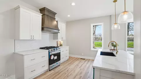 Kitchen - 112 E River St, Antwerp, OH 45813 photo 2 of 2