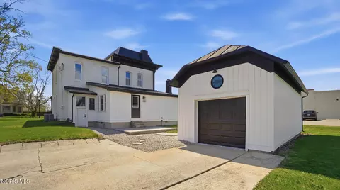Exterior - 112 E River St, Antwerp, OH 45813 photo 5 of 11