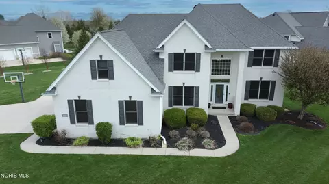 8450 Snapdragon Ln, Monclova, OH 43542