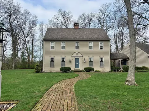 77 Back Bay Rd, Bowling Green, OH 43402