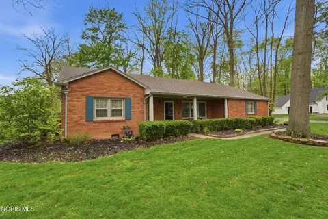 1900 Imperial Ln, Findlay, OH 45840