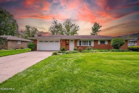 2328 Kneer Dr, Toledo, OH 43614