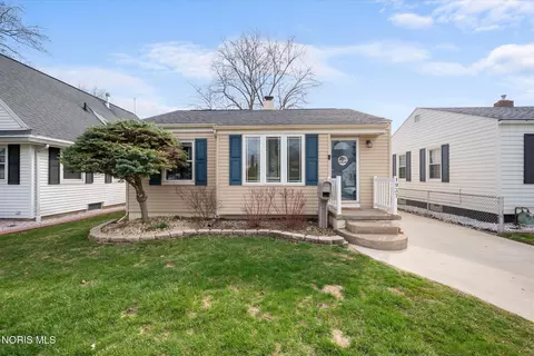1937 Glenross Pl, Northwood, OH 43619