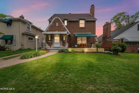 3806 Woodmont Rd, Toledo, OH 43613