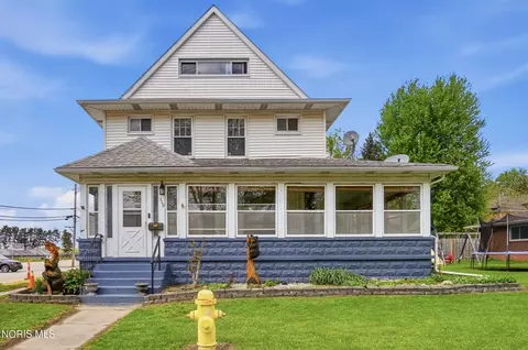 208 Dodge St, Swanton, OH 43558