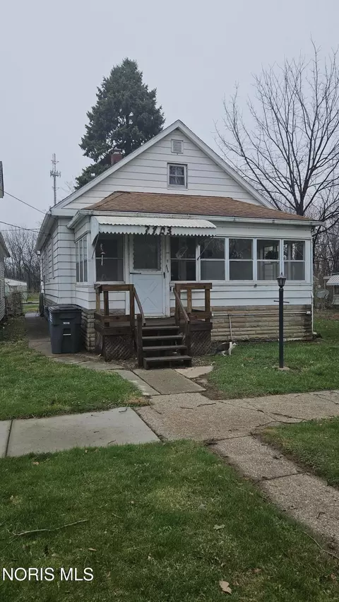 2723 Fremont St, Toledo, OH 43605