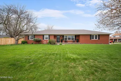 390 Virginia Dr, Wauseon, OH 43567