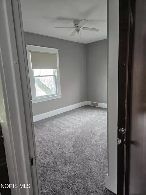 Bedroom - 3220 Brown Rd, Oregon, OH 43616 photo 4 of 4