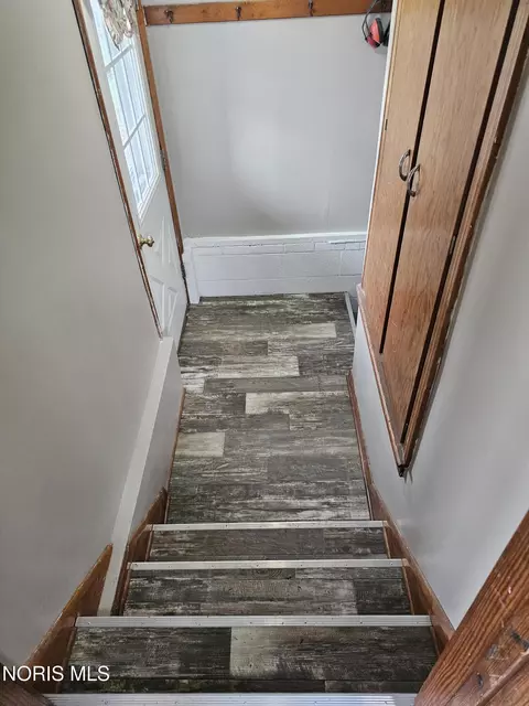 Entry Way - 3220 Brown Rd, Oregon, OH 43616 photo 3 of 3
