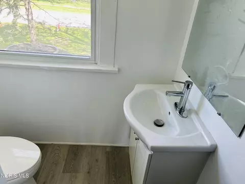 Bath - 3220 Brown Rd, Oregon, OH 43616 photo 2 of 2