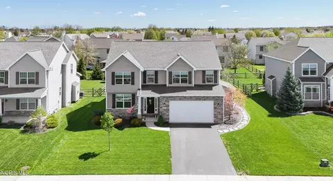 25366 Addington Ct, Perrysburg, OH 43551