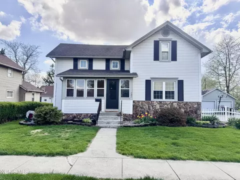 121 N Bryan St, Hicksville, OH 43526