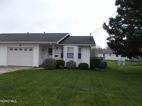 218 Ironton St, Wauseon, OH 43567