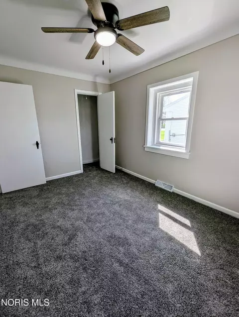 Bedroom - 404 Park St, Archbold, OH 43502 photo 3 of 4
