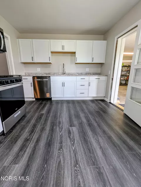Kitchen - 404 Park St, Archbold, OH 43502 photo 5 of 5
