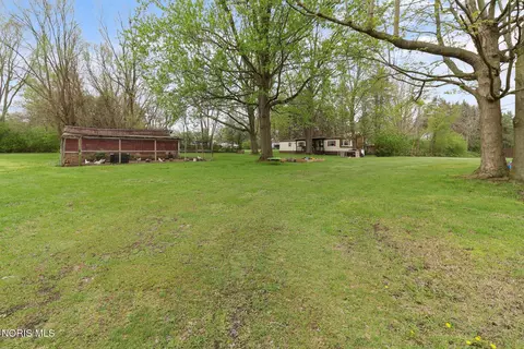 Exterior - 10560 Wayne Rd, Wayne, OH 43466 photo 7 of 8