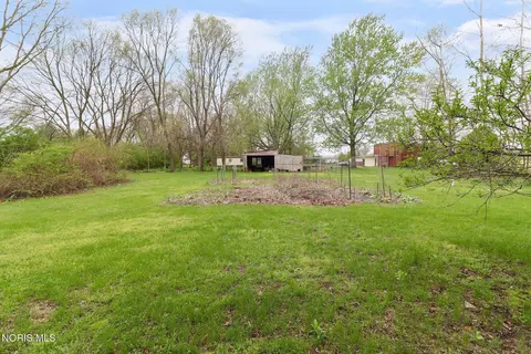 Exterior - 10560 Wayne Rd, Wayne, OH 43466 photo 5 of 8