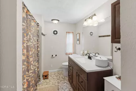 Bath - 10560 Wayne Rd, Wayne, OH 43466 photo 1 of 1