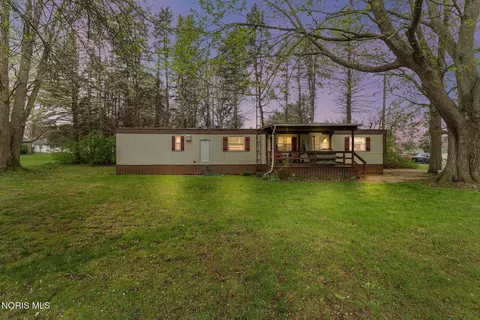 10560 Wayne Rd, Wayne, OH 43466