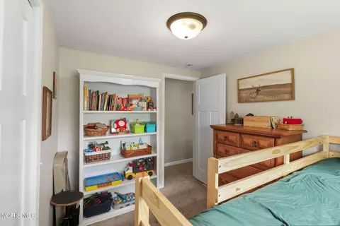 Bedroom - 10560 Wayne Rd, Wayne, OH 43466 photo 4 of 4