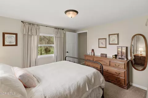 Bedroom - 10560 Wayne Rd, Wayne, OH 43466 photo 2 of 4