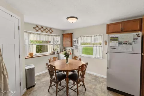 Dining - 10560 Wayne Rd, Wayne, OH 43466 photo 1 of 1