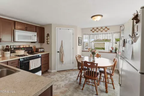 Kitchen - 10560 Wayne Rd, Wayne, OH 43466 photo 1 of 2
