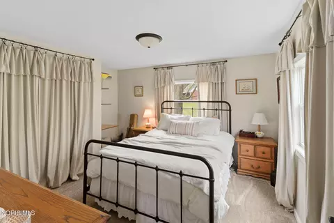 Bedroom - 10560 Wayne Rd, Wayne, OH 43466 photo 1 of 4