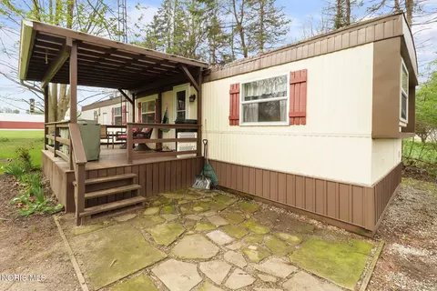 Exterior - 10560 Wayne Rd, Wayne, OH 43466 photo 1 of 8