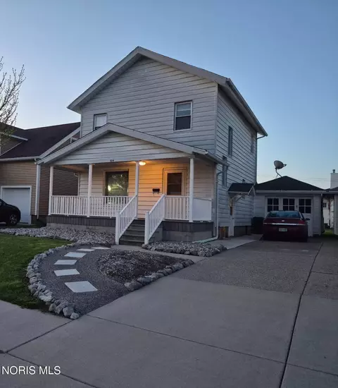 409 W Washington St, Napoleon, OH 43545