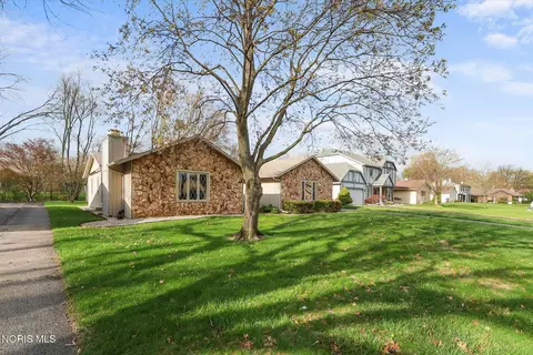 6804 Woodmeadow Dr, Toledo, OH 43617