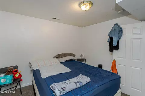 Bedroom - 830 Richards Rd, Toledo, OH 43607 photo 3 of 4