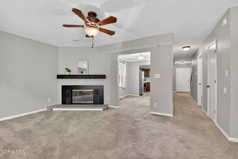 2630 7th St #B, Maumee, OH 43537