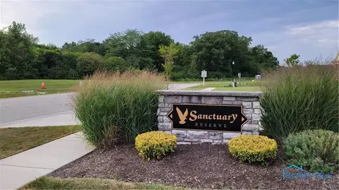1011 Reserve Dr, Perrysburg, OH 43551