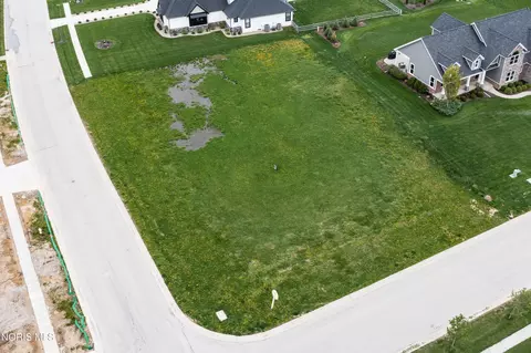 3748 Turtle Creek Dr, Perrysburg, OH 43551